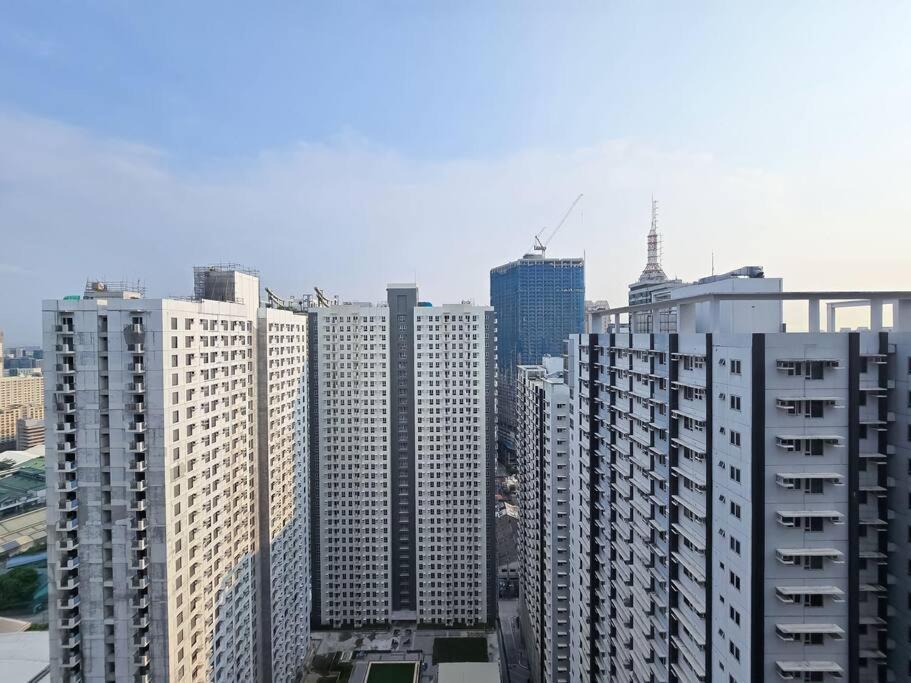 1br Unit Condotel W Balcony Fame Residences -fm48 Apartment Manila
