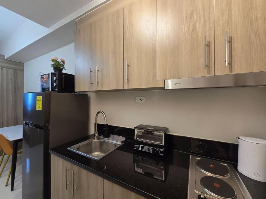 1br Unit Condotel W Balcony Fame Residences - Fm45 Apartment *