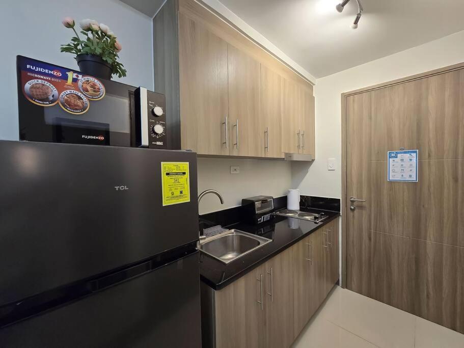 1br Unit Condotel W Balcony Fame Residences - Fm45 Apartment Manila