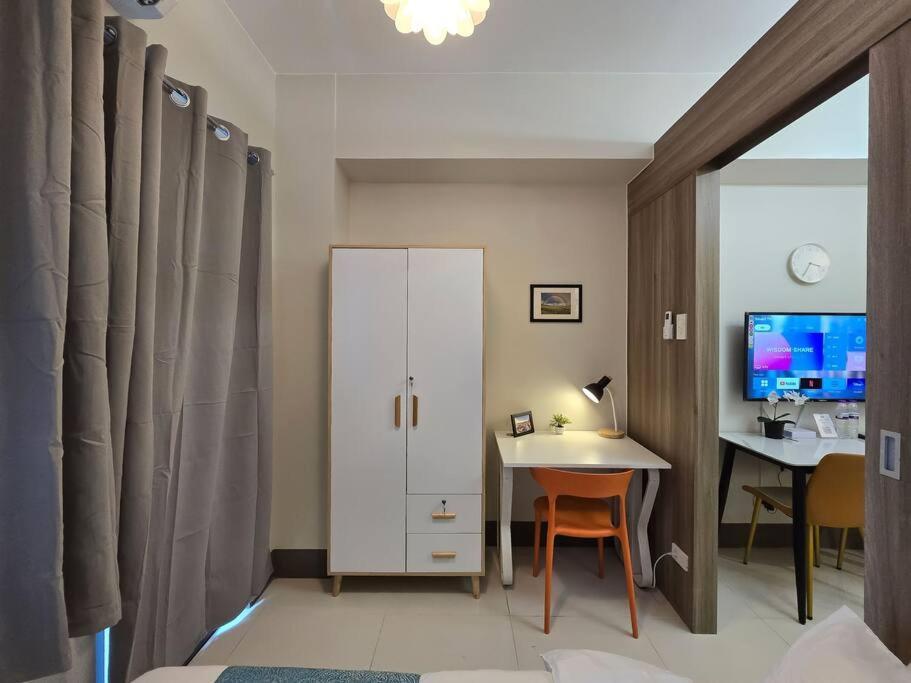 Apartment 1br Unit Condotel W Balcony Fame Residences - Fm45 Manila