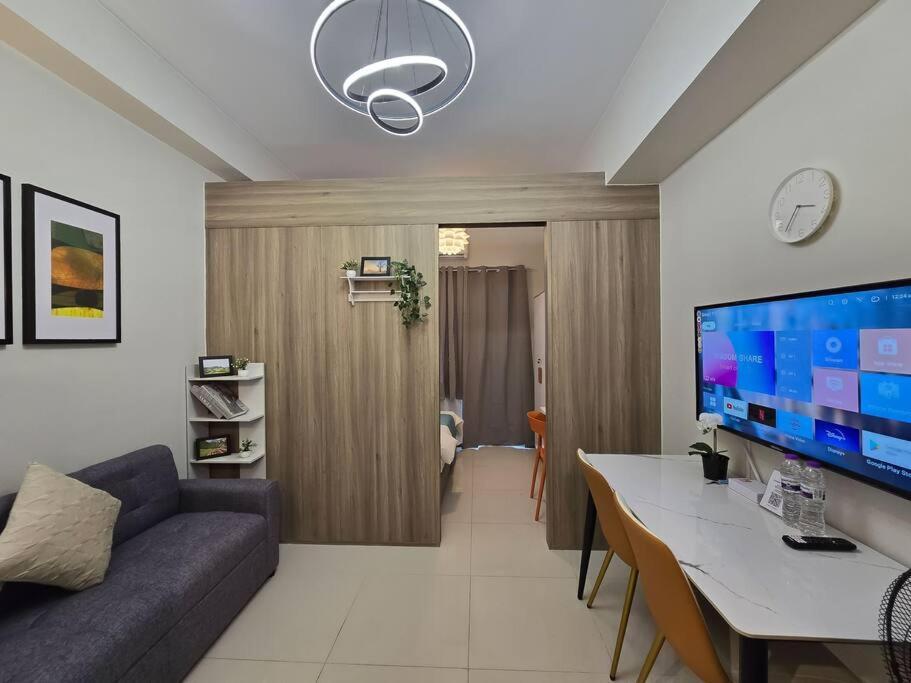1br Unit Condotel W Balcony Fame Residences - Fm45 Apartment *