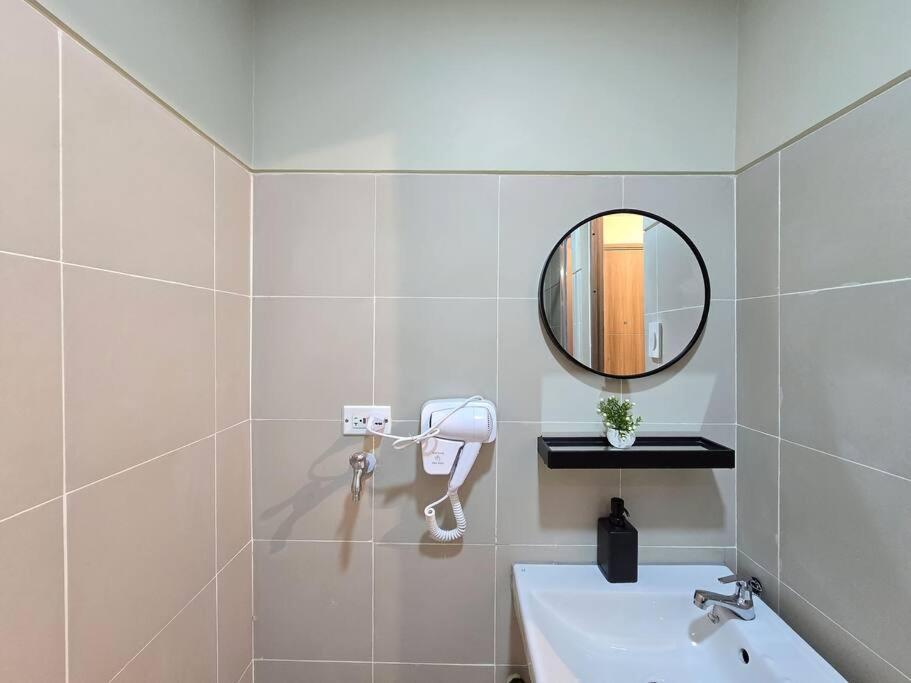 Apartment 1br Unit Condotel W Balcony Fame Residences -fm44 Manila