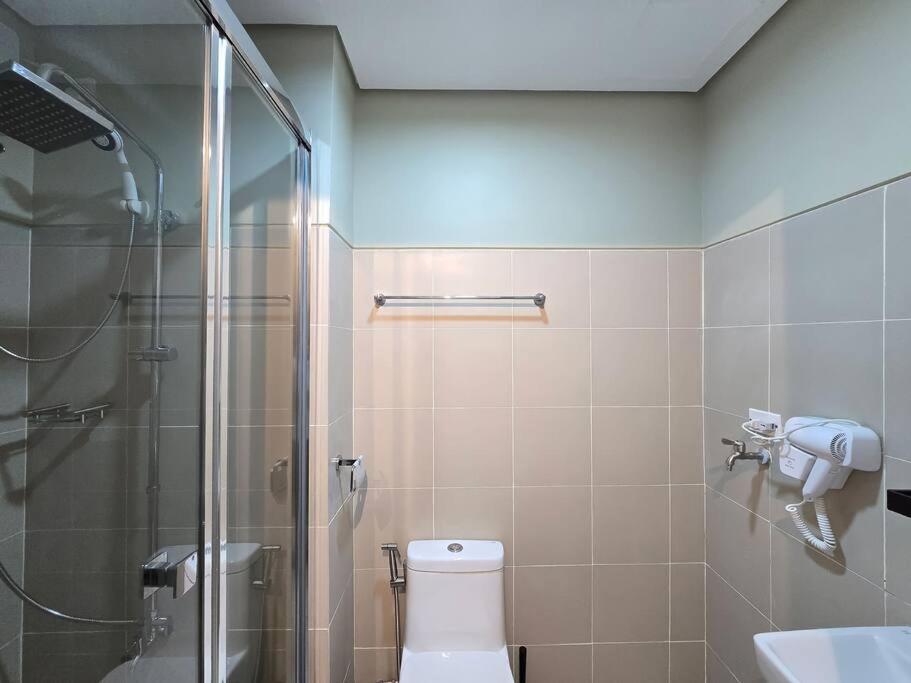 1br Unit Condotel W Balcony Fame Residences -fm44 * Manila