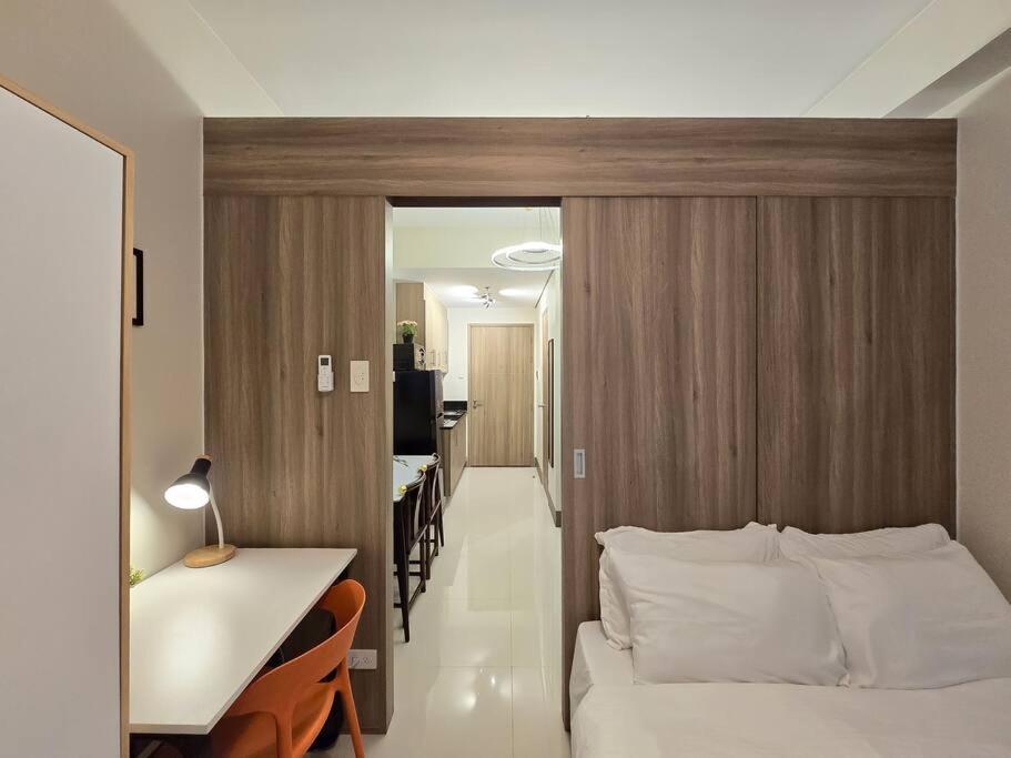 1br Unit Condotel W Balcony Fame Residences -fm44 Apartment *