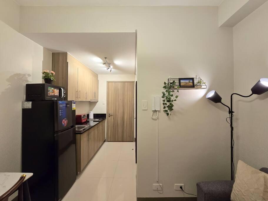 1br Unit Condotel W Balcony Fame Residences -fm44 * Manila