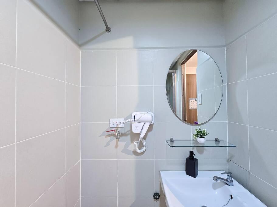 1br Unit Condotel W Balcony Fame Residences #fm43 Apartment