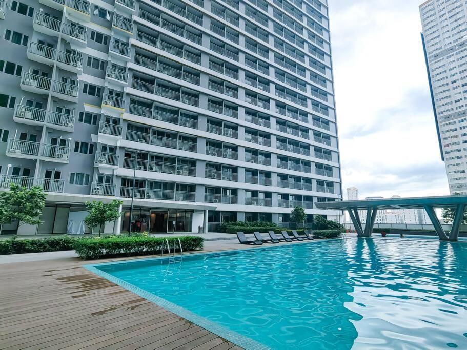 1br Unit Condotel W Balcony Fame Residences #fm43 Apartment Manila