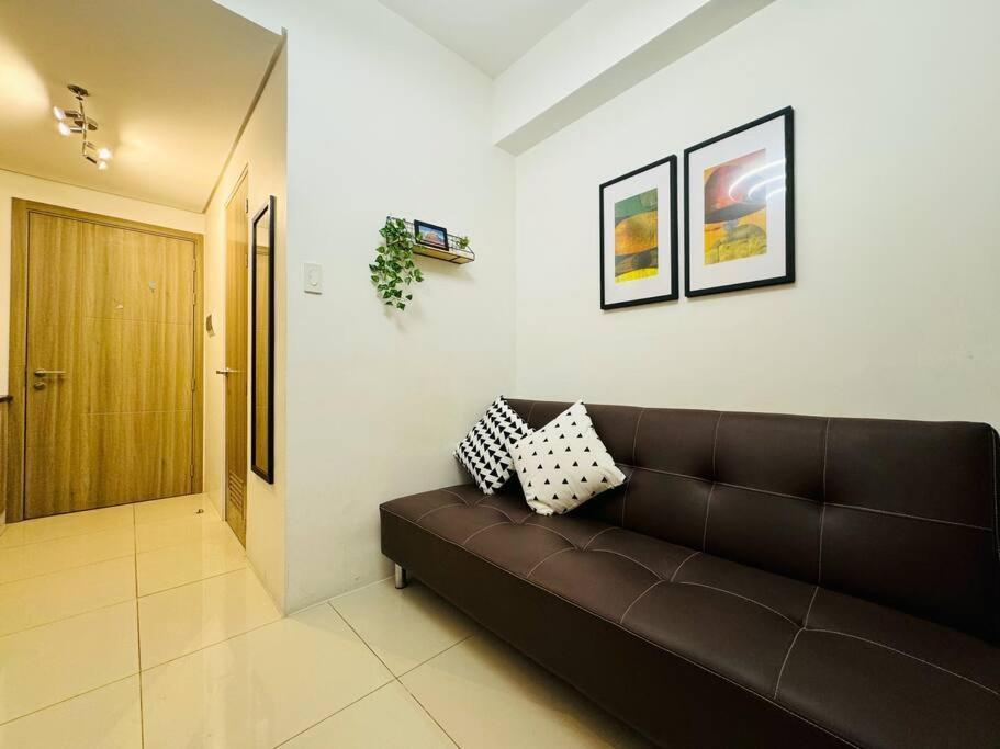 Apartment 1br Unit Condotel W Balcony Fame Residences -fm42 Manila