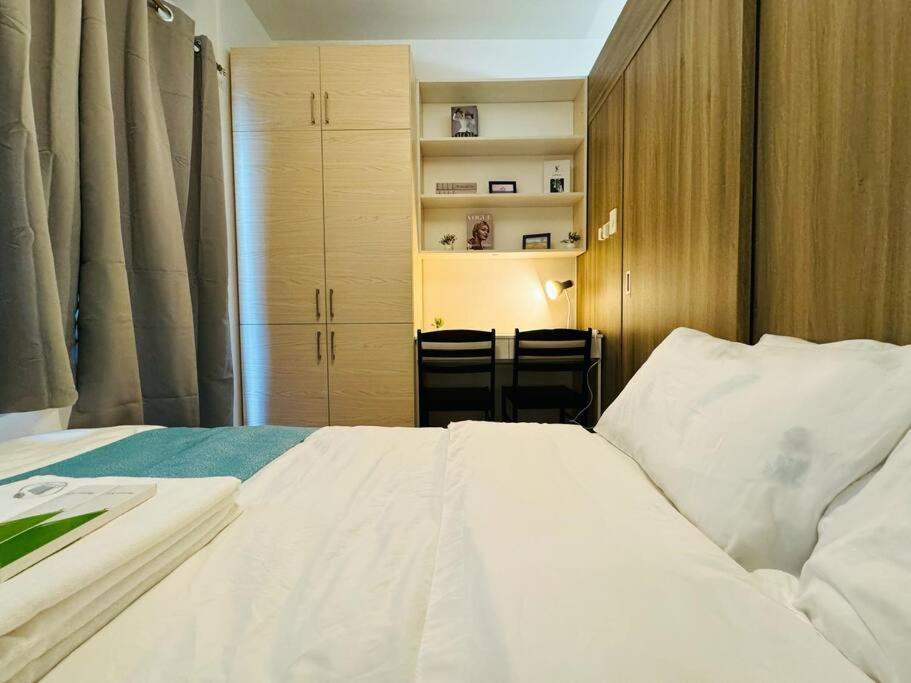 1br Unit Condotel W Balcony Fame Residences -fm42 Apartment Manila