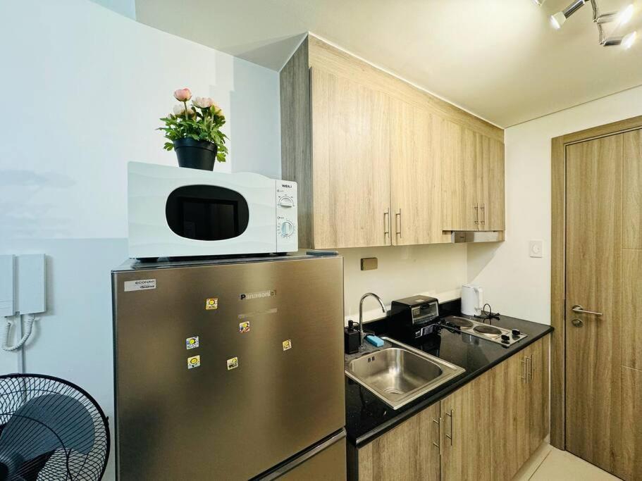 1br Unit Condotel W Balcony Fame Residences -fm42 Manila