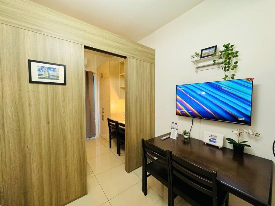 1br Unit Condotel W Balcony Fame Residences -fm42 Apartment Manila