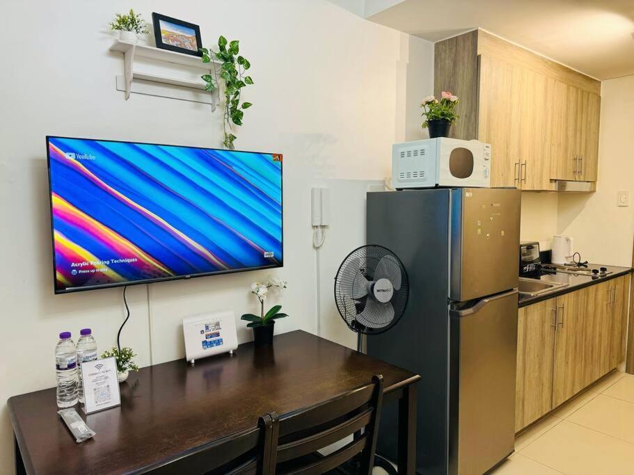Apartment 1br Unit Condotel W Balcony Fame Residences -fm42 Manila