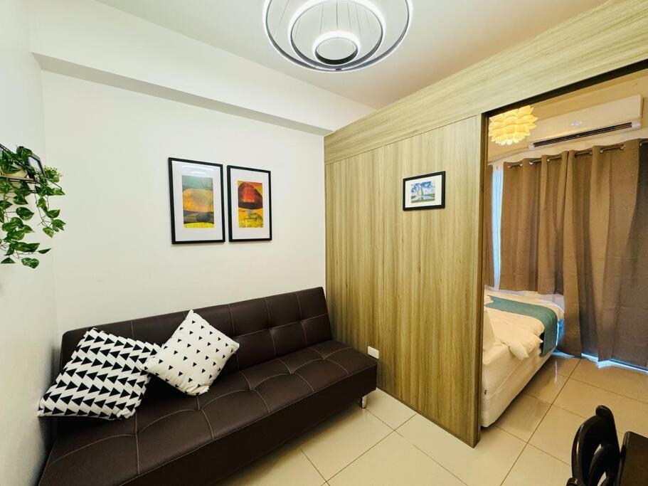 Apartment 1br Unit Condotel W Balcony Fame Residences -fm42 Manila