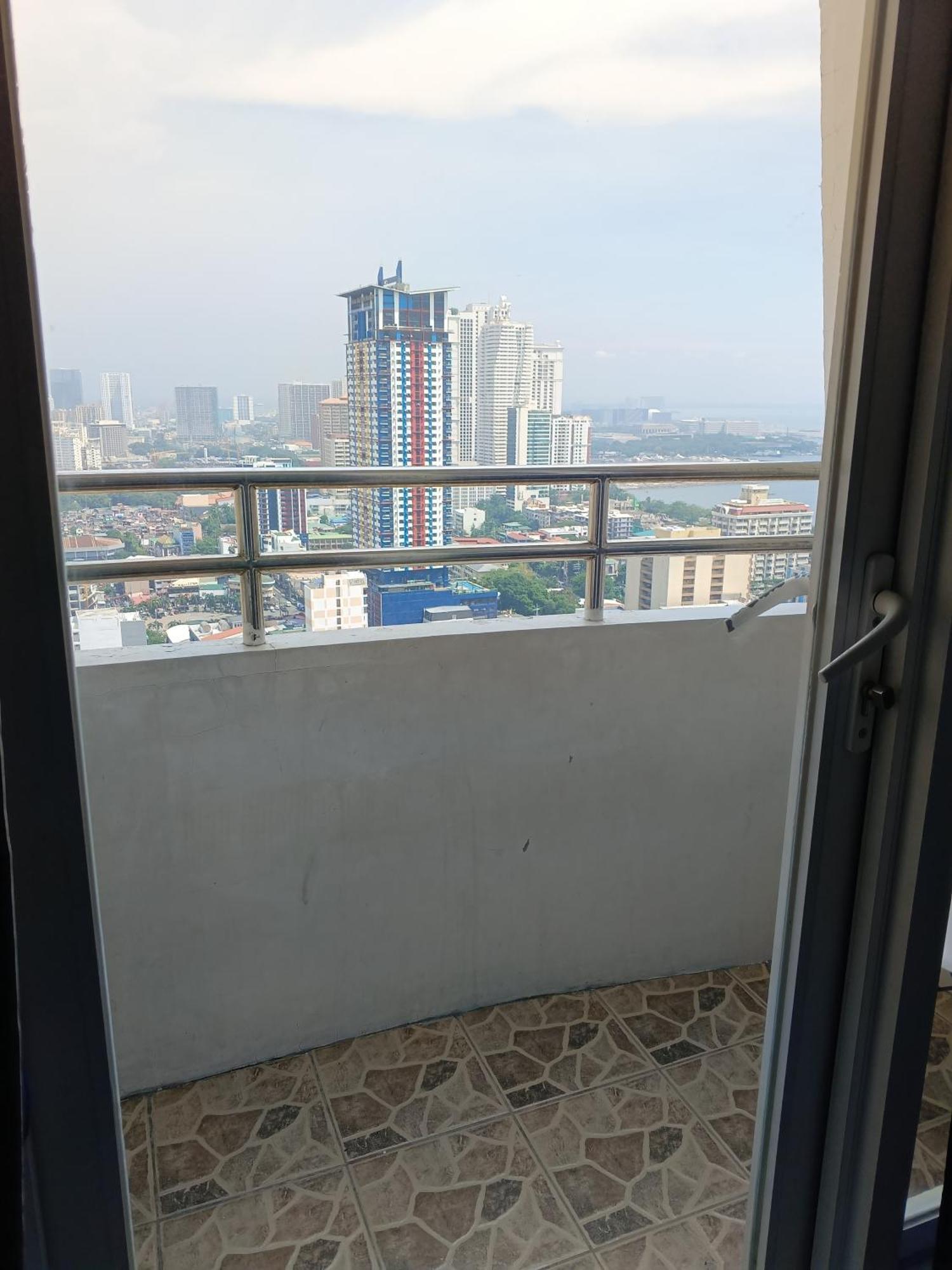 In Birch Tower Malate - Infront Of Mall Manila