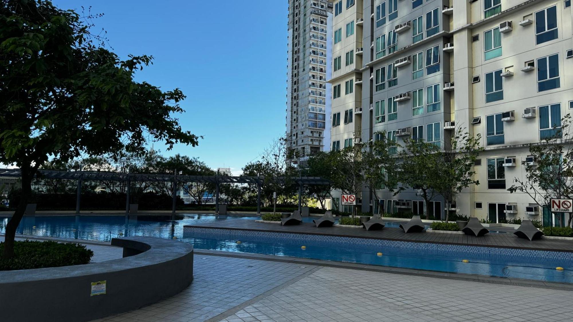 Toby's Crib At San Lorenzo Place * Manila