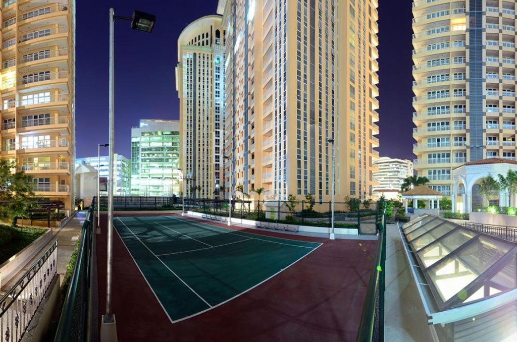Venice In Mckinley Hill Bgc Taguig With Netflix And Wifi Apartment *