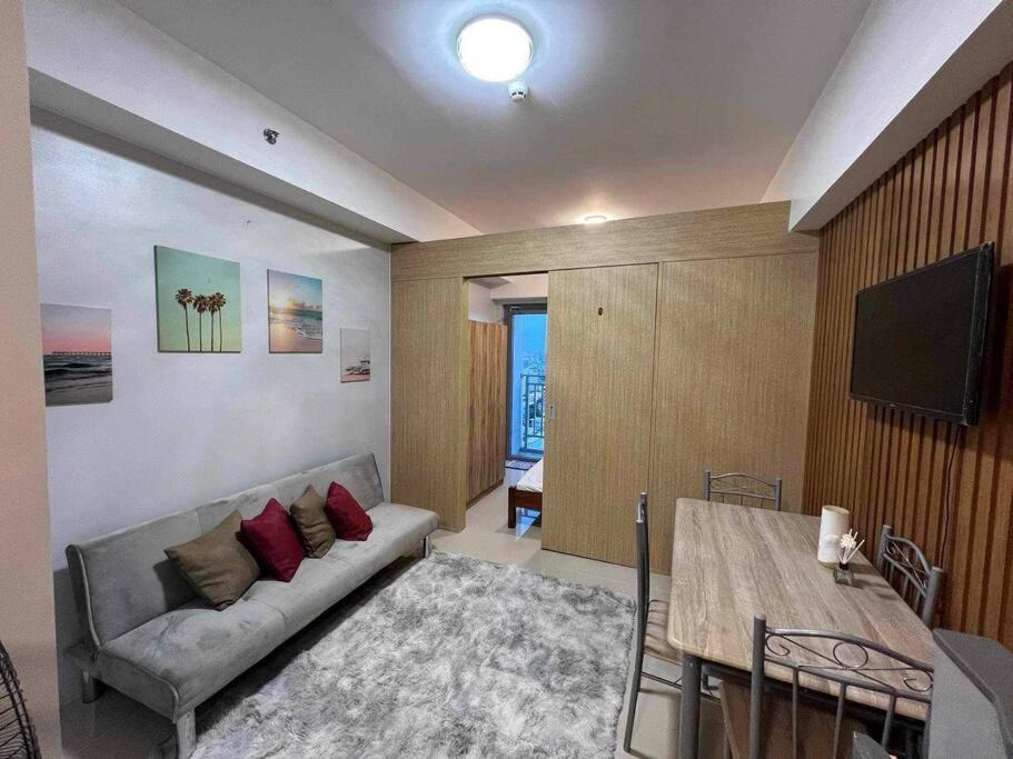 Unit In Quezon Grass Residences Tower 5 32nd Floor Manila