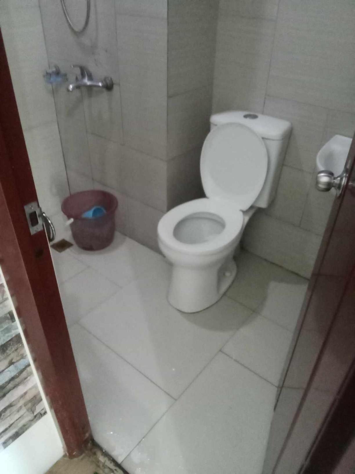 Spacious In Alabang Apartamento *