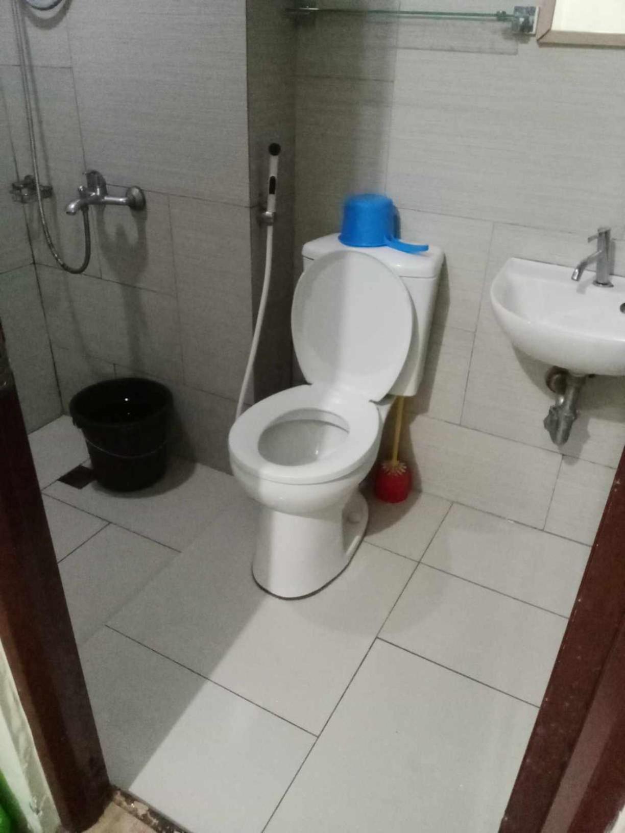 Spacious In Alabang Apartamento