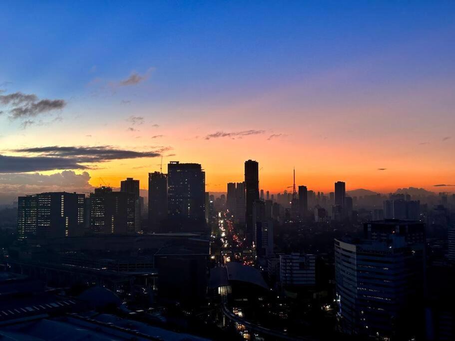 Unit In Quezon Grass Residences Tower 5 32nd Floor Apartment *
