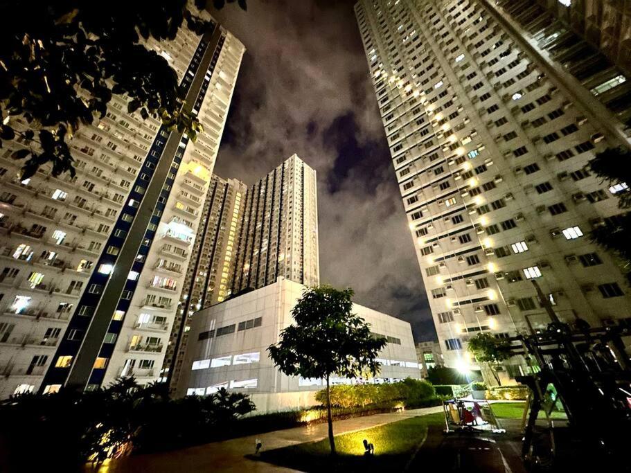 Unit In Quezon Grass Residences Tower 5 32nd Floor Manila