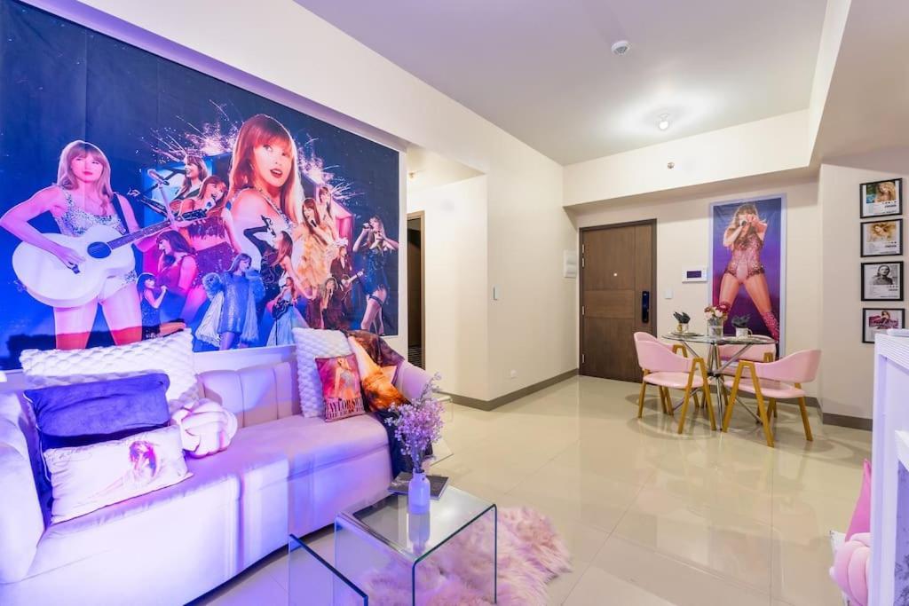 Taylor Swift Inspired Near Okada Moa