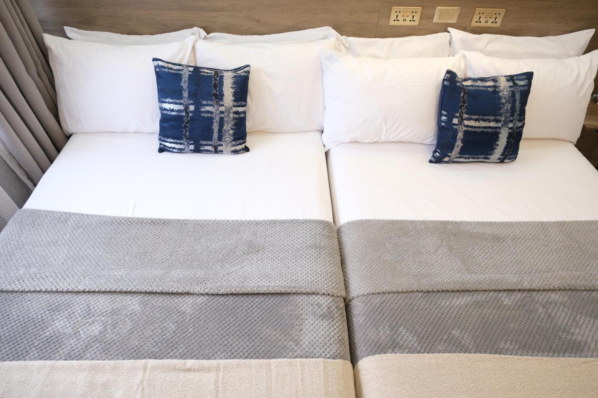 Apartment Staycation Near Mall Of Asia, Condotel With 2 Beds, Pasay *