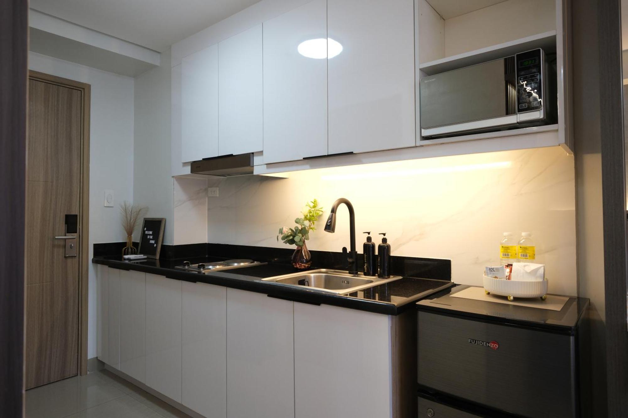 Staycation Near Mall Of Asia, Condotel With 2 Beds, Pasay * Manila