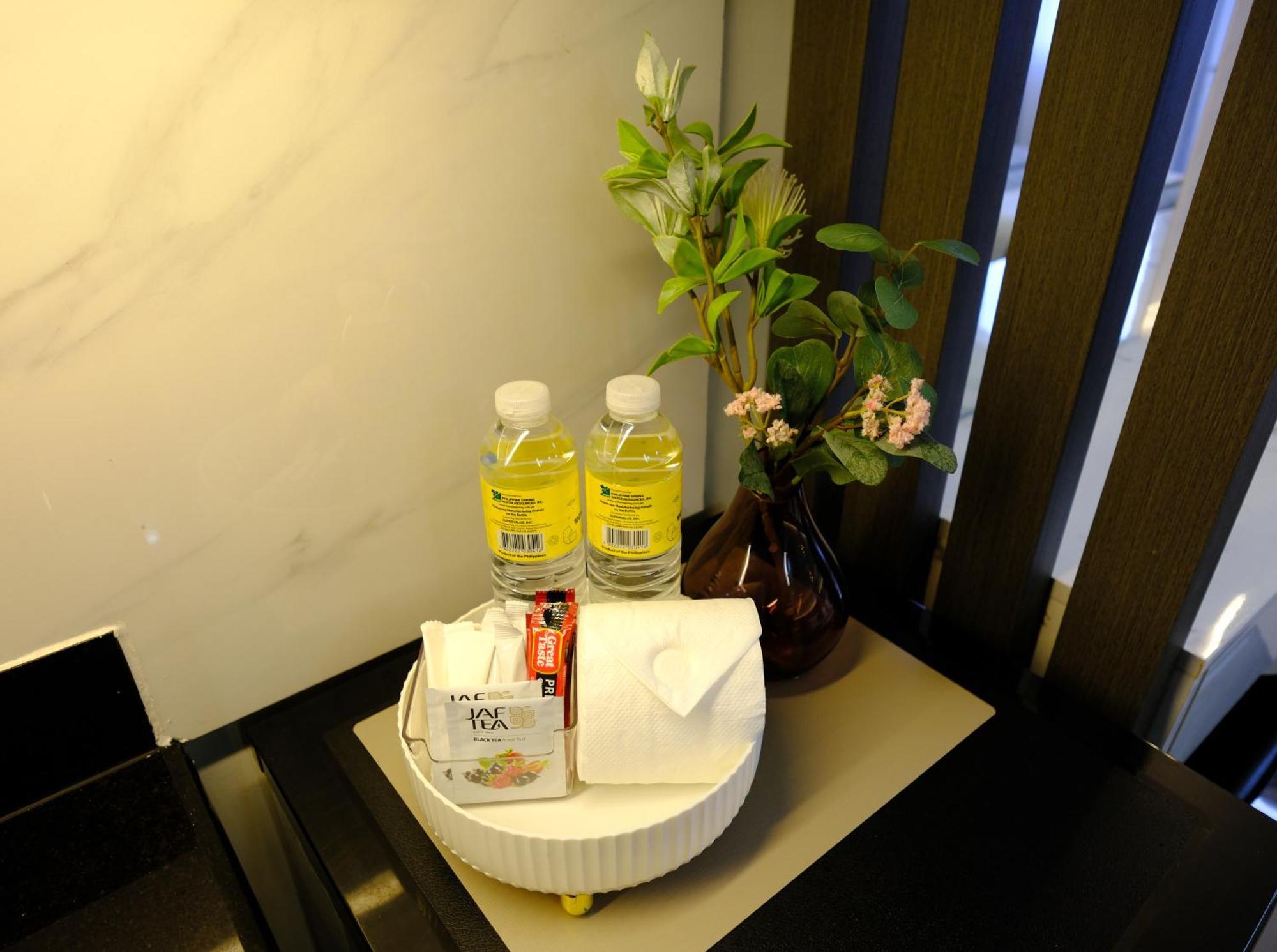 Staycation Near Mall Of Asia, Condotel With 2 Beds, Pasay Apartment