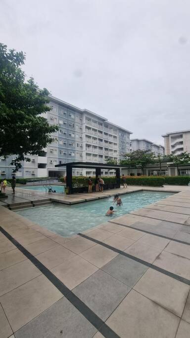Galel's Comfort Zone 2br Trees Residences Fairview *