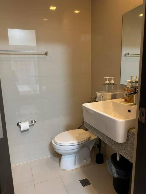 Newpointesuites 2 Uptown Bgc *