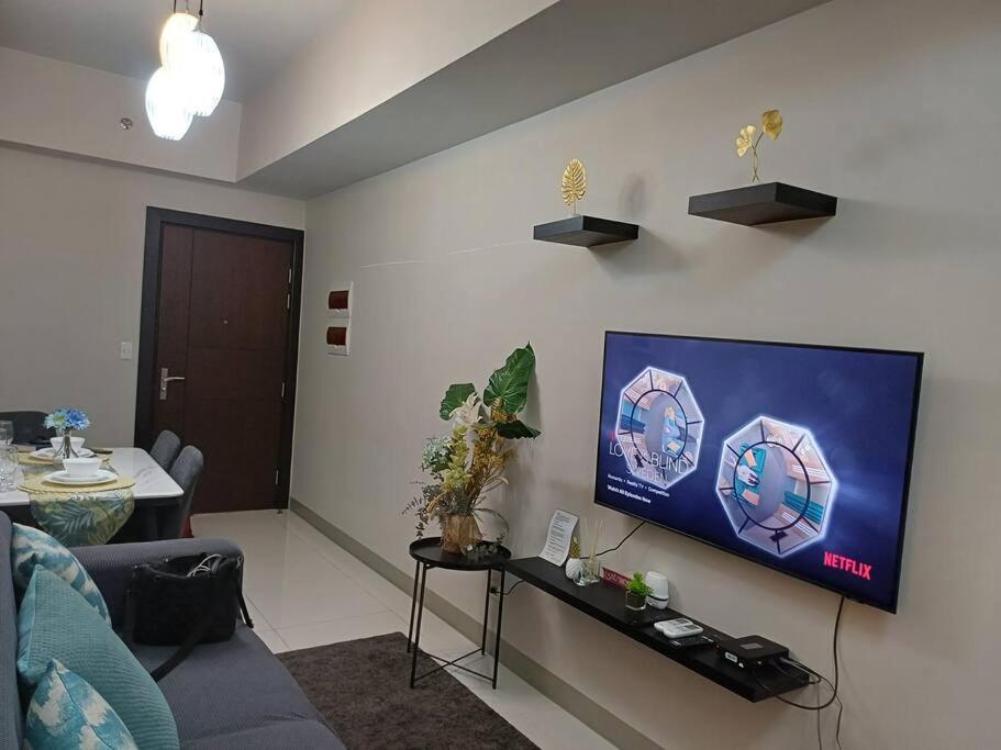 Newpointesuites 2 Uptown Bgc * Manila