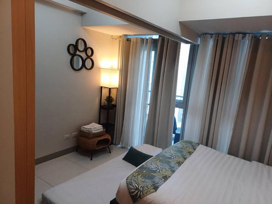 Newpointesuites 2 Uptown Bgc Manila