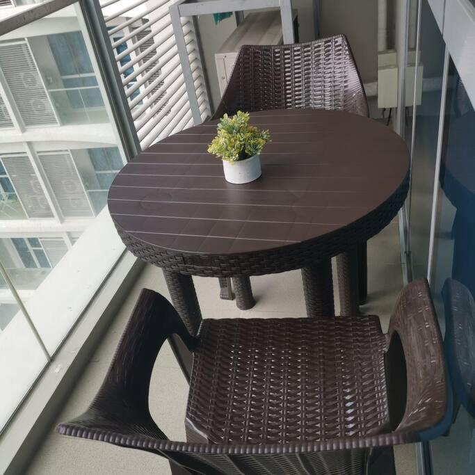 Newpointesuites 2 Uptown Bgc Apartment Manila