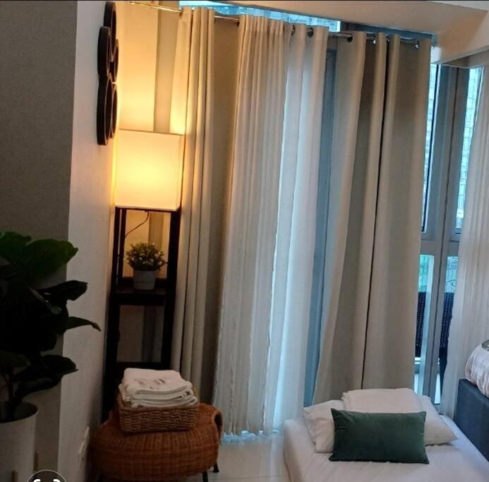 Newpointesuites 2 Uptown Bgc Apartment Manila