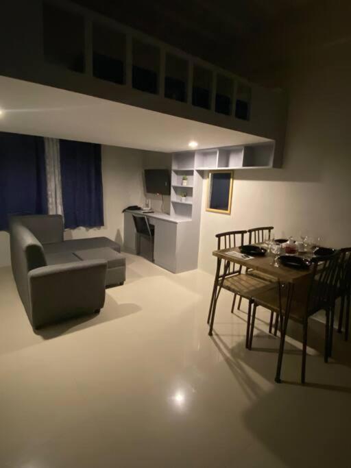 Aira Staycation Apartment