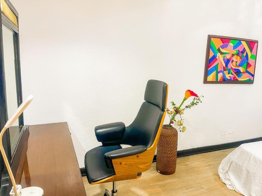 Apartment Lovely 2br Penthouse In Poblacion, Makati *