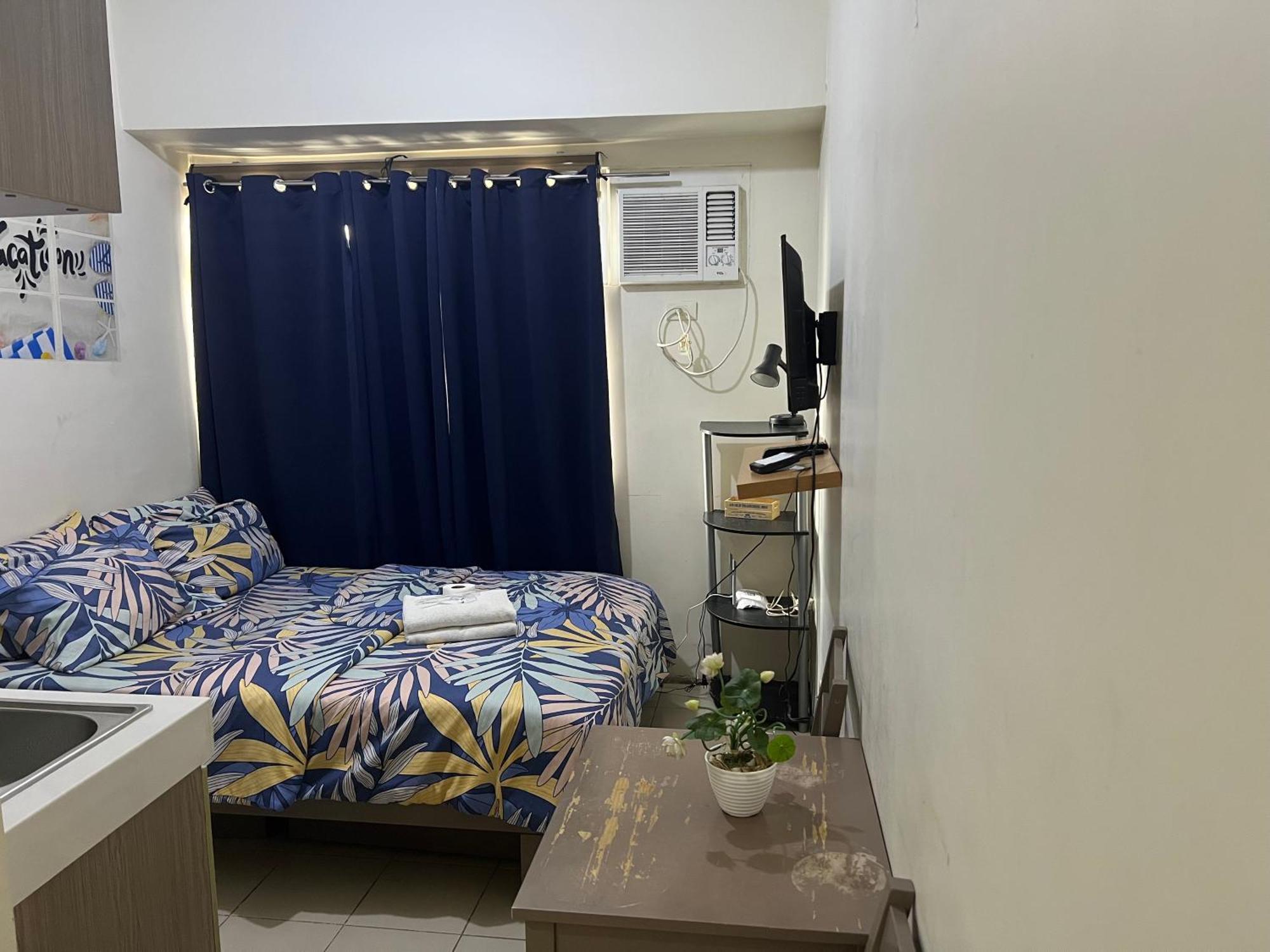 Ronsky Paradise Free Wifi And Netflix Manila
