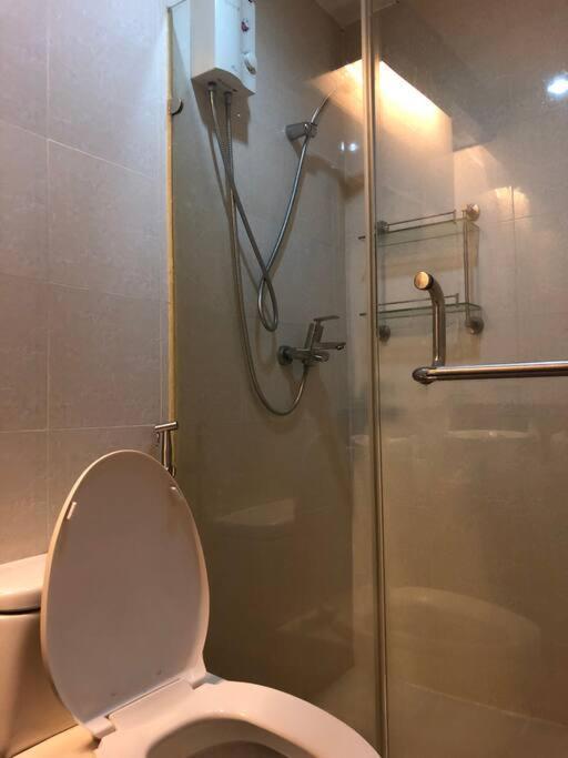 1-bedroom With Pool Across Naia Terminal 3 * Manila