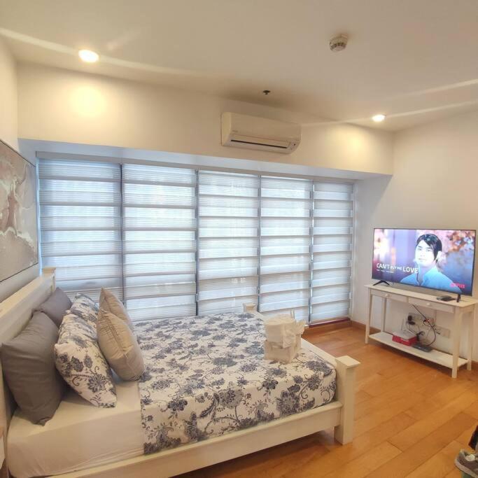 Spacious 1br Milano By Versace In Makati Apartment Manila
