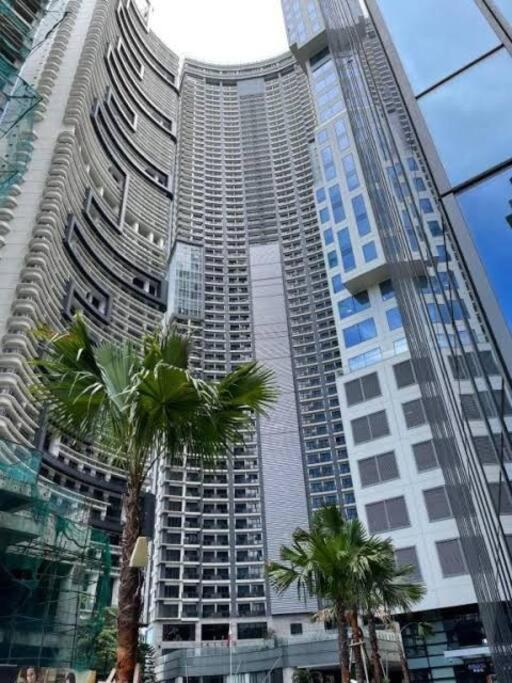 Spacious 1br Milano By Versace In Makati