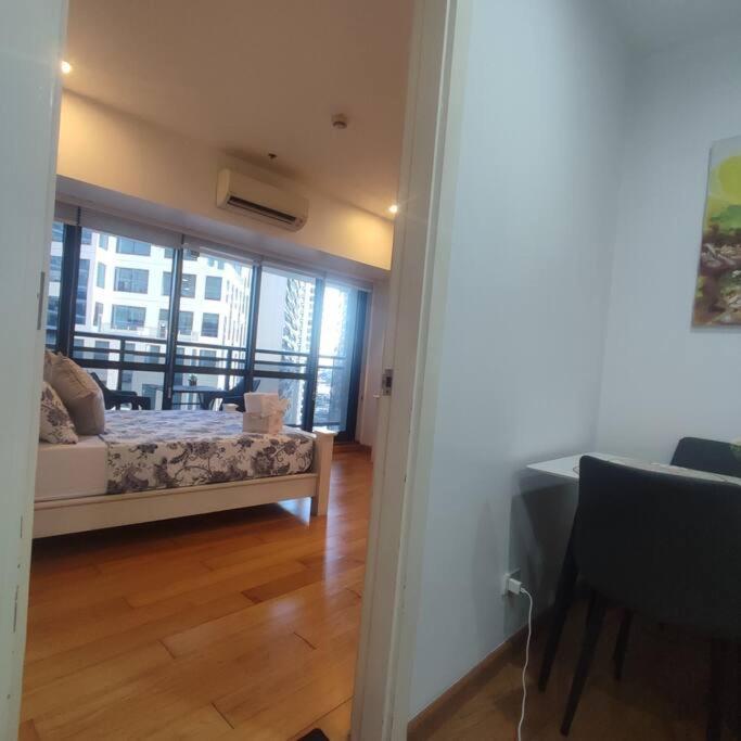 Apartment Spacious 1br Milano By Versace In Makati