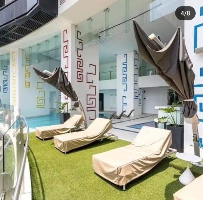 Apartment Spacious 1br Milano By Versace In Makati