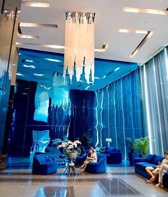 Apartment Spacious 1br Milano By Versace In Makati Manila