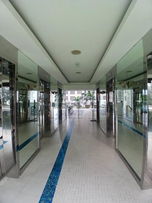 Apartment Spacious 1br Milano By Versace In Makati Manila
