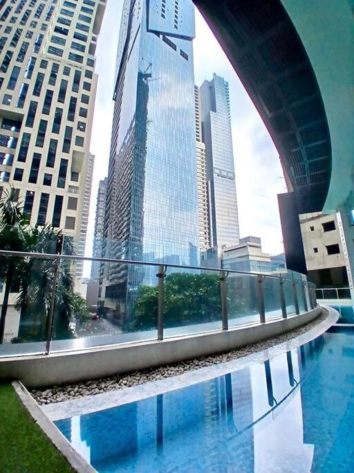 Spacious 1br Milano By Versace In Makati Manila
