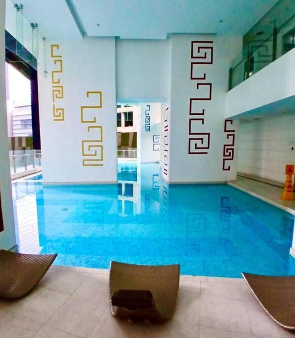 Spacious 1br Milano By Versace In Makati