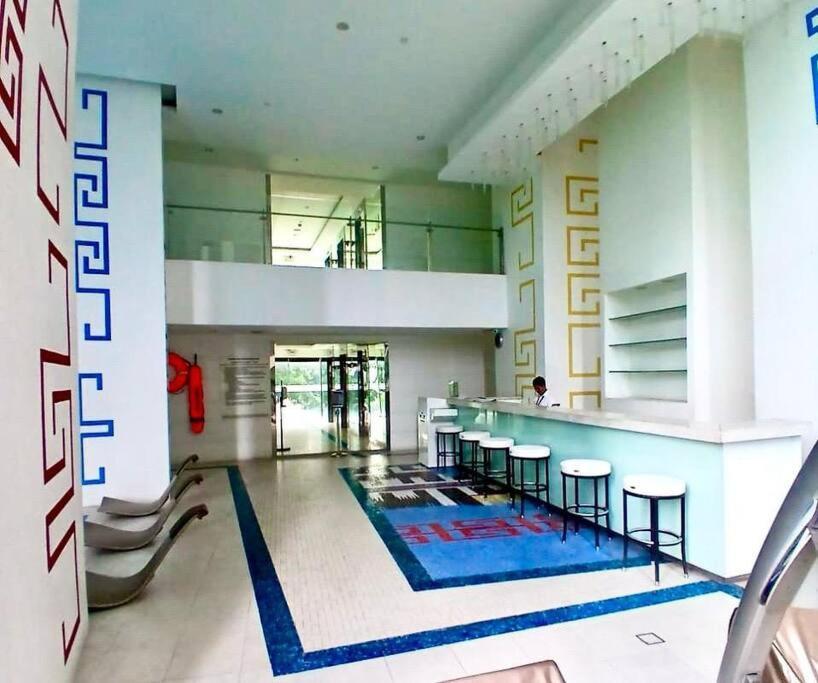 Apartment Spacious 1br Milano By Versace In Makati Manila