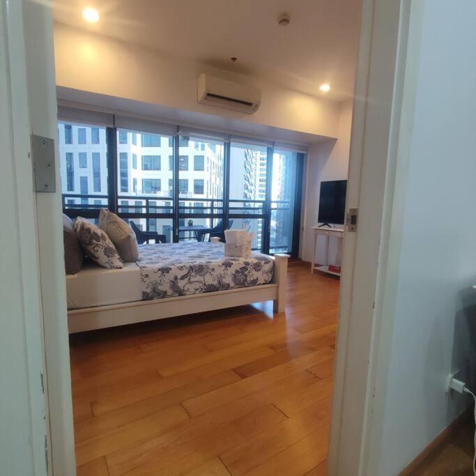 Spacious 1br Milano By Versace In Makati * Manila