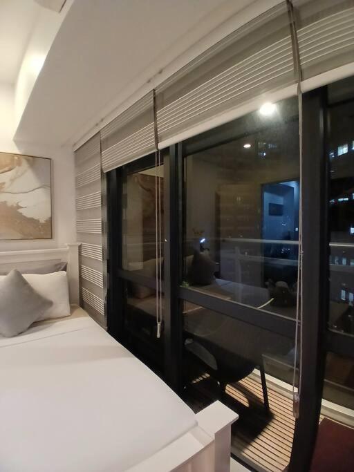 Spacious 1br Milano By Versace In Makati Apartment Manila